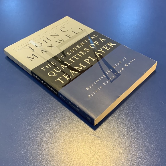 The 17 Essential Qualities of a Team Player by John C. Maxwell paperback book - Picture 3 of 3